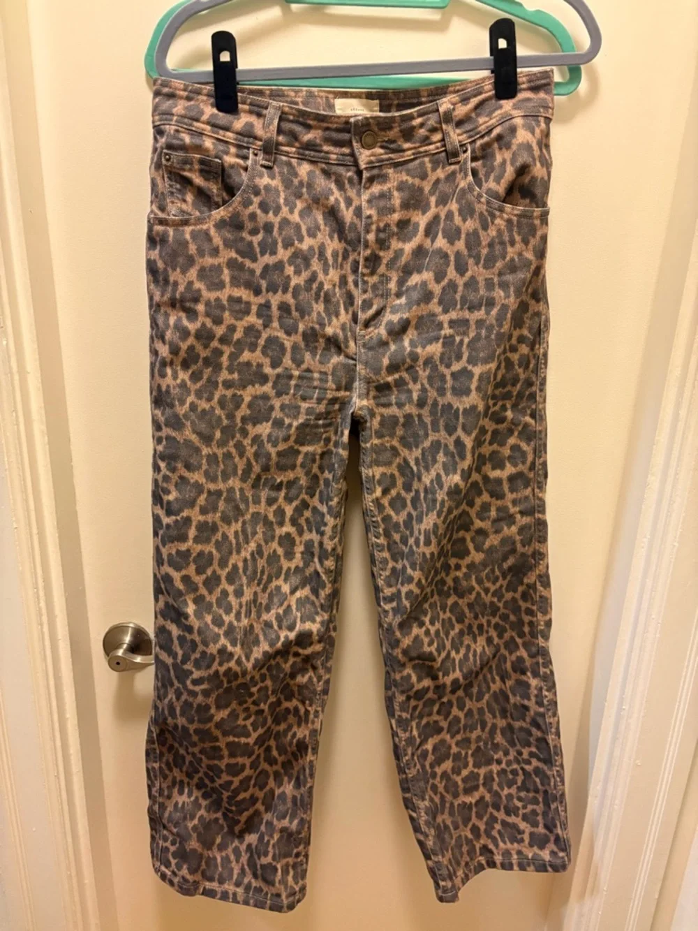 Sezane Leopard-Print crop Jeans - Picture 3 of 4